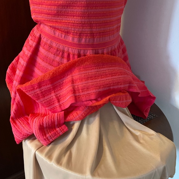 MISSONI DRESS NEW WITH TAGS , SLEEVELESS WITH DETACHABLE NUDE SLIP LINER. 36” - Picture 6 of 6